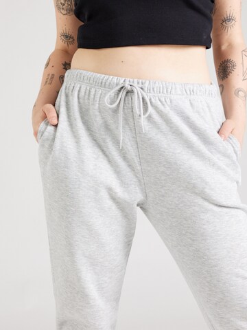 PIECES Curve Tapered Hose 'PCCHILLI' in Grau