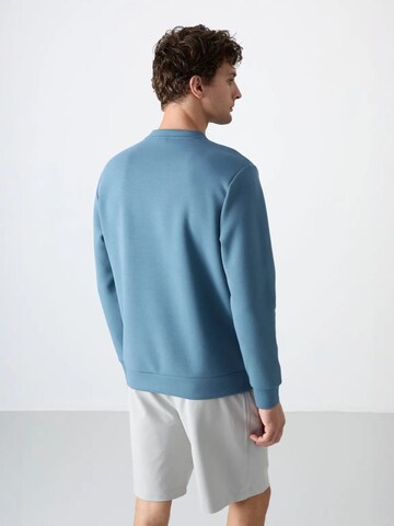 Tommy Life Sweatshirt in Blue