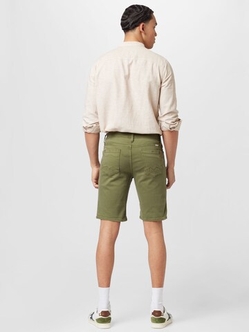 BLEND Regular Shorts in Grün