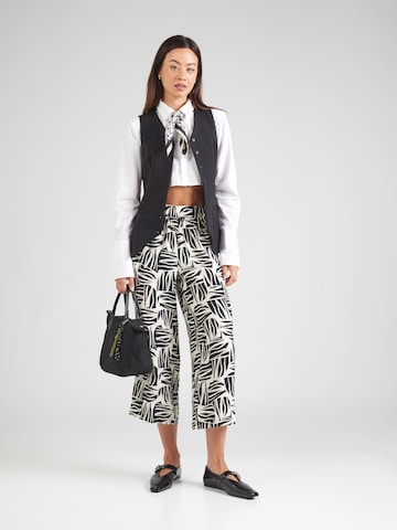 Wide leg Pantaloni de la s.Oliver pe negru