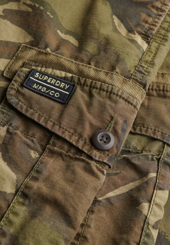 Regular Pantalon cargo Superdry en vert