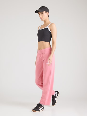 PUMA Ohlapna forma Športne hlače 'ESS No. 1' | roza barva