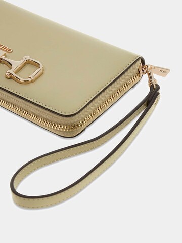GUESS Wallet 'Janie' in Green