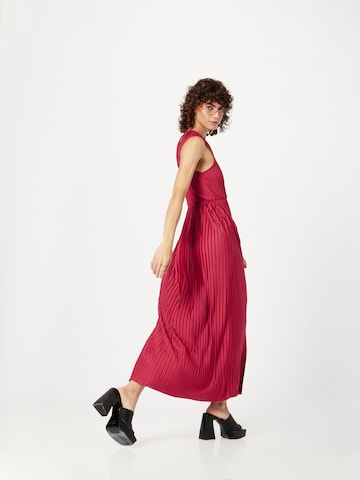 Robe 'Irina' ABOUT YOU en rouge