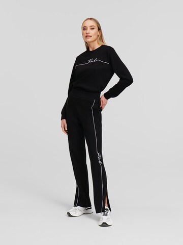 Regular Pantaloni de la Karl Lagerfeld pe negru