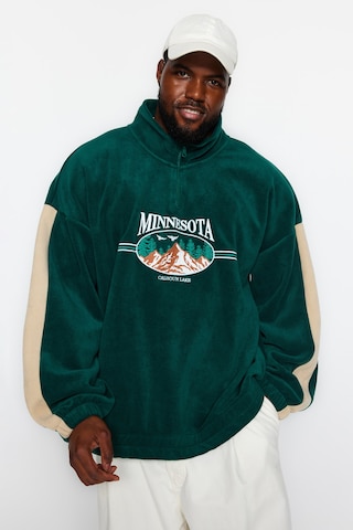 Pullover di Trendyol Curve in verde: frontale