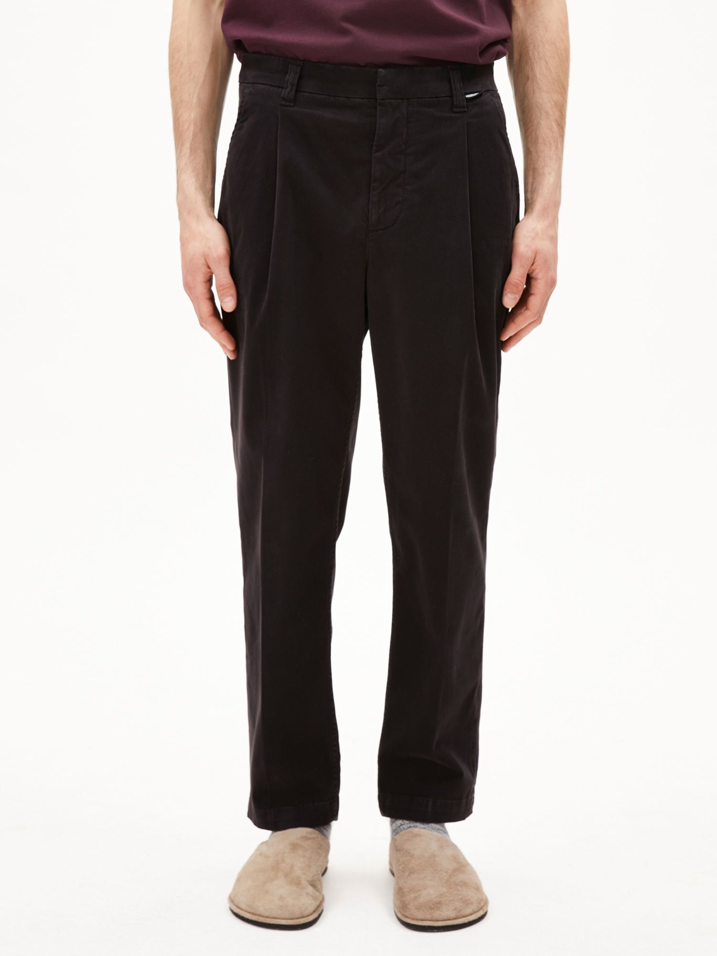 ARMEDANGELS Regular Trousers with creases in Black: front