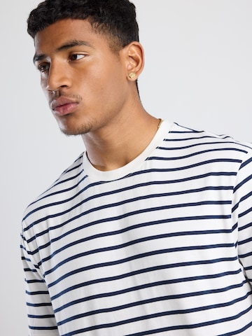 America Today T-shirt in Blau