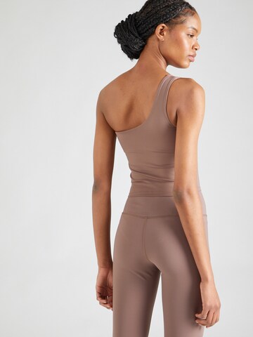 Girlfriend Collective Sports top 'Bianca' in Brown