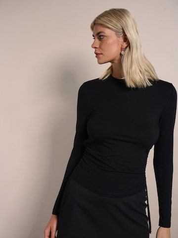 ABOUT YOU x Laura Giurcanu Shirt 'Chantal' in Black