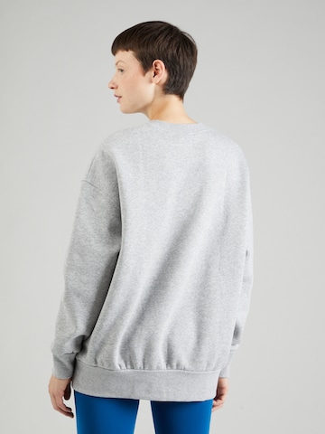 UNDER ARMOUR Sportsweatshirt i grå