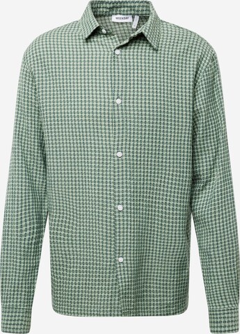 WEEKDAY Comfort fit Button Up Shirt in Green: front