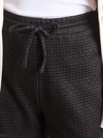 VILA Regular Pants 'VIMIRONA' in Black