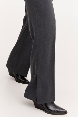 Loosefit Pantalon à pince b.young en gris
