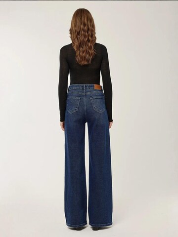 Hiccup - Perna larga Calças de ganga em azul