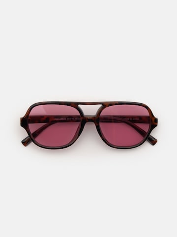 Pull&Bear Sonnenbrille in Rot