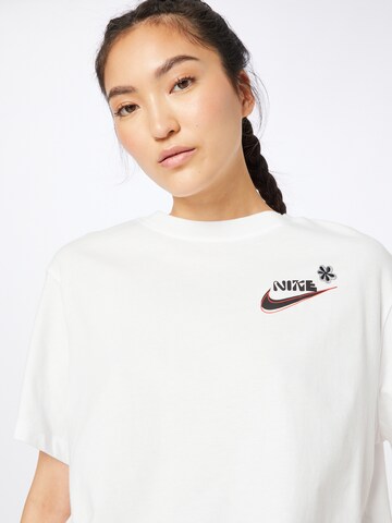 Nike Sportswear - Camiseta en blanco