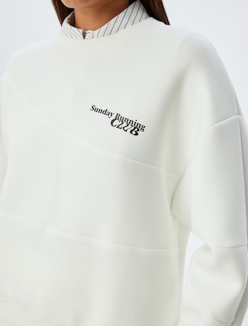 Koton Sweatshirt in White