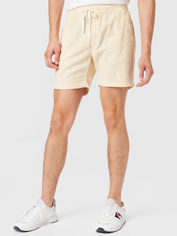 Cotton On Regular Shorts in Gelb: predná strana