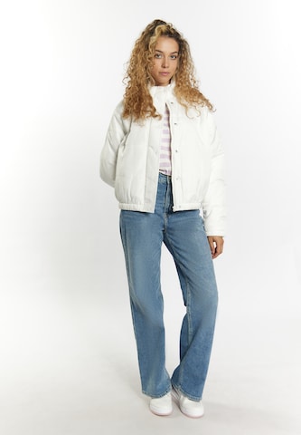 MYMO Between-Season Jacket in White