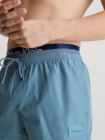 Calvin Klein Swimwear Kratke kopalne hlače 'Steel' | modra barva