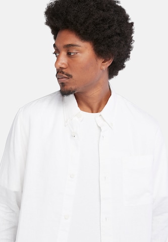 Coupe regular Chemise TIMBERLAND en blanc