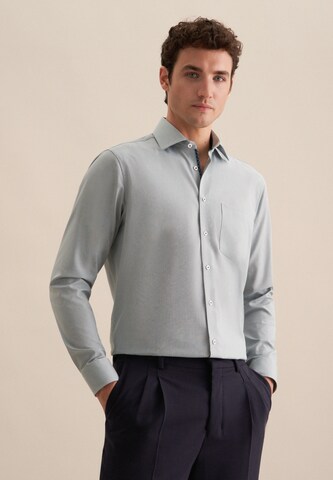 SEIDENSTICKER - Ajuste regular Camisa de negocios en verde: frente
