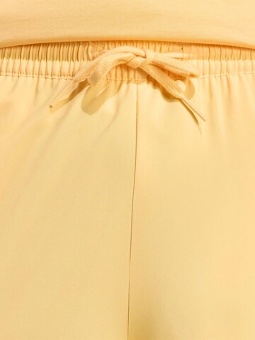 ADIDAS SPORTSWEAR Regular Спортен панталон 'Essentials Chelsea' в жълто