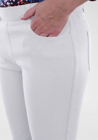 Navigazione Slim fit Pants in White