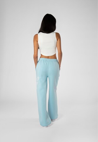 Felicious Loose fit Trousers in Blue