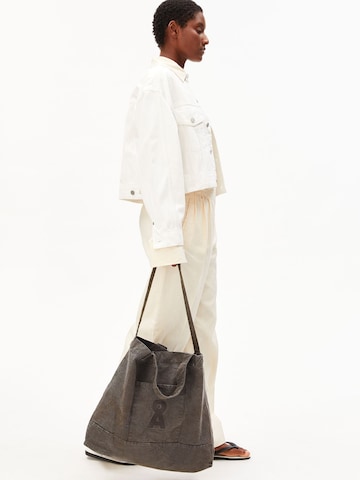 ARMEDANGELS Pouch in Grey: front