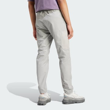 ADIDAS ORIGINALS Tapered Cargohose 'Utility' in Grau