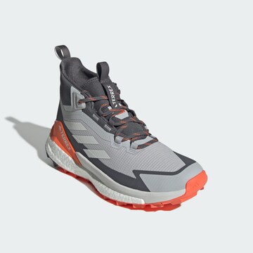 ADIDAS TERREX - Botas 'Free Hiker 2.0' en gris
