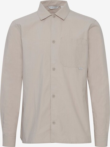 Coupe regular Chemise Casual Friday en beige : devant