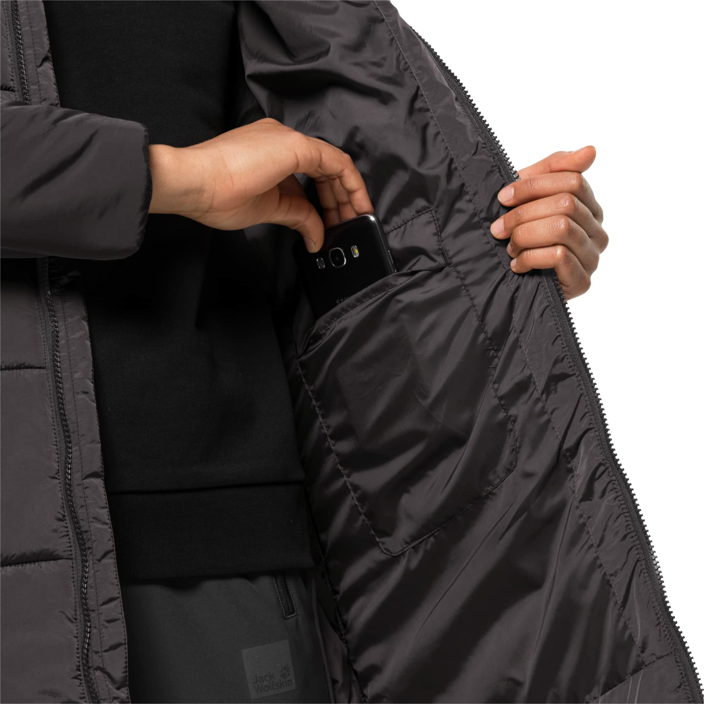 JACK WOLFSKIN Outdoormantel 'Eisbach' in Zwart