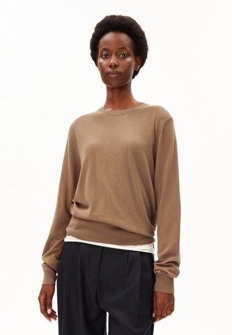 Pullover di ARMEDANGELS in marrone