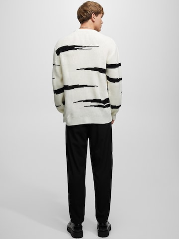 Pull&Bear Sweater in White