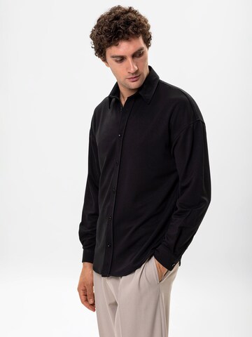 Antioch Regular fit Button Up Shirt in Black