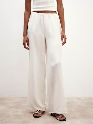 ABOUT YOU x Marie von Behrens Wide leg Pants 'Paula' in White: front
