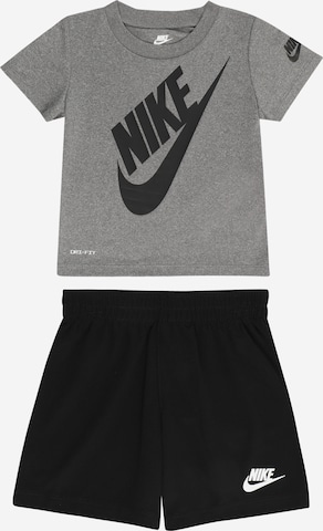 Nike Sportswear - Conjunto 'FUTURA' en negro: frente