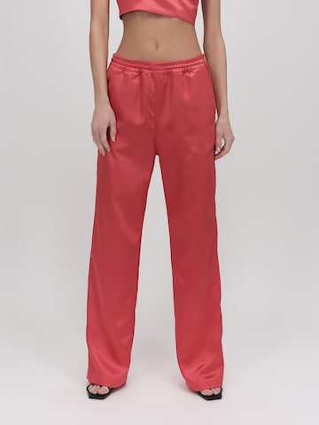 UNFOLLOWED x ABOUT YOU Wide leg Broek 'BOSSY' in Rood: voorkant