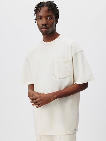 ABOUT YOU x Kingsley Coman قميص 'Elia' بلون أبيض: الأمام