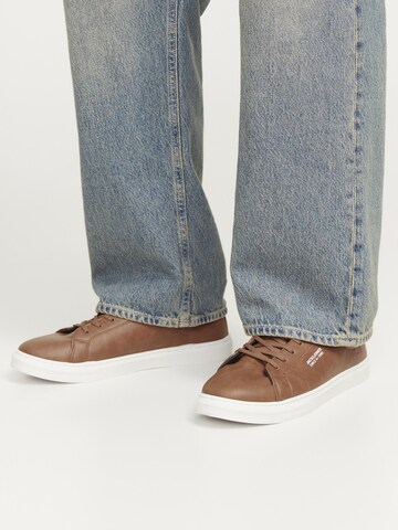 JACK & JONES Sneaker low in Braun