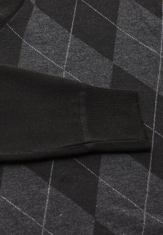 fernell Sweater in Black