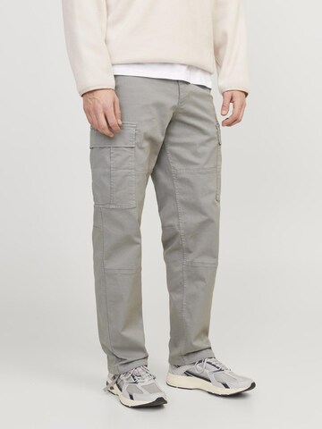 Loosefit Pantalon cargo JACK & JONES en gris : devant