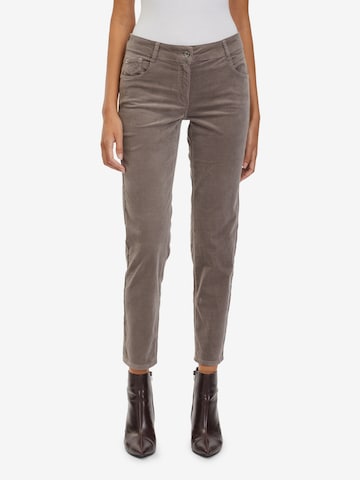 Coupe slim Pantalon Betty Barclay en marron : devant