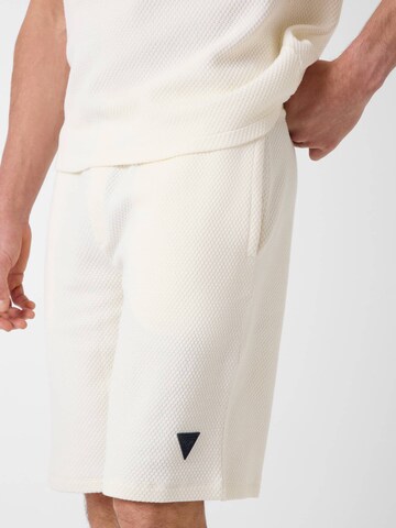 GUESS Loose fit Pants in Beige