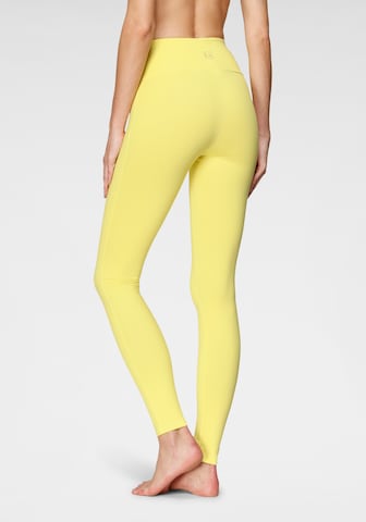 LASCANA Skinny Leggingsit värissä keltainen