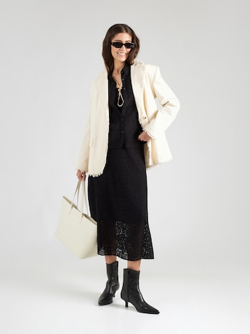 Bluză de la COMMA pe negru