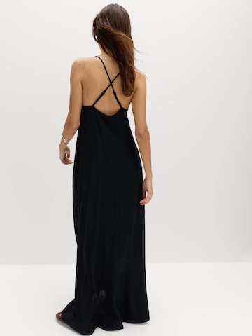 Robe Marks & Spencer en noir